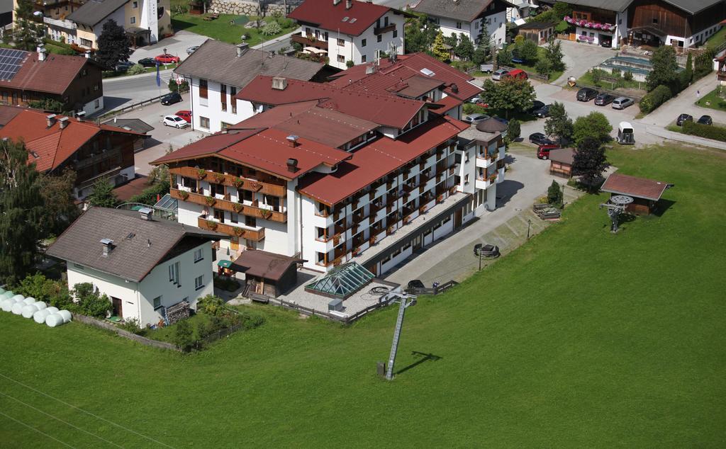 Landhotel Tirolerhof - Mai Bis Mitte Juni Kein Saunabetrieb Oberau Exteriér fotografie